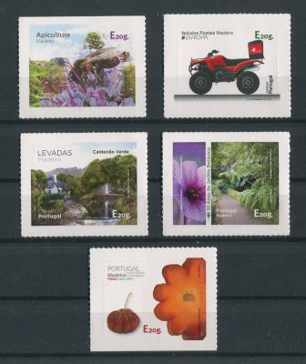2014 - Afinsa nº 4402/4406. Madeira - SELOS AUTOADESIVOS (1º grupo). Série completa nova sem charneira. Em boas condições.