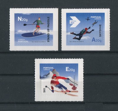 2016 - Afinsa nº 4649/4651. Desportos Radicais - SELOS AUTOADESIVOS (3º grupo). Série completa nova sem charneira. Goma original. Em boas condições.