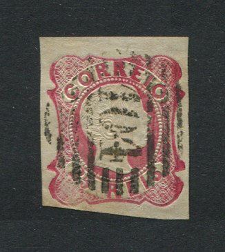 1856/8 - Afinsa nº 13. D. Pedro V. Cabelos anelados.Selo de 25 reis usado. Margens pequenas. Em boas condições. Carimbo nº 104 - Caminha. EXEMPLAR DE 2ª ESCOLHA.