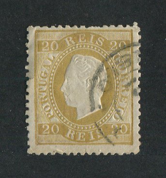 1870/6 - Afinsa nº 39. D. Luis I, fita direita.Selo de 20 reis usado. Papel liso, denteado 12 1/2. Pequeno rasgo na margem esquerda.