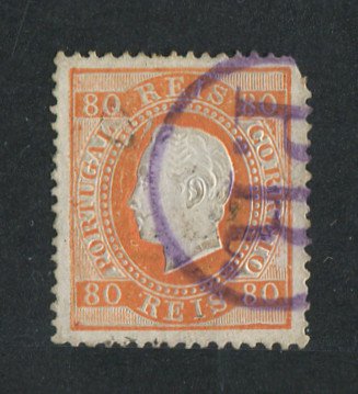 1870/6 - Afinsa nº 42K. D. Luís I, fita direita.Selo de 80 reis usado. Papel porcelana, denteado 13 1/2. Carimbo "PR" - Posta Rural. Canto curto e pequenas transparências.