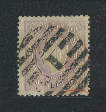 1867/70 - Afinsa nº 33. D. Luís I, fita curva denteado.Selo de 100 reis usado. Pequeno rasgo na margem superior.