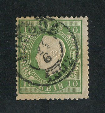 1879/80 - Afinsa nº 49. D. Luis I, fita direita novas cores. Selo de 10 reis usado. VERDE AMARELO. Papel liso, denteado 12 1/2. Em boas condições.