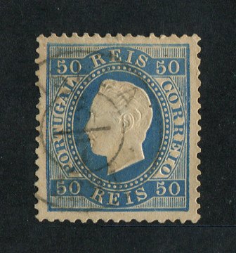 1879/80 - Afinsa nº 50. D. Luis I fita direita, novas cores. Selo de 50 reis usado. AZUL. Papel liso, denteado 12 1/2. Pequena transparência e denteado irregular.
