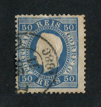 1879/80 - Afinsa nº 50. D. Luis I fita direita, novas cores. Selo de 50 reis usado. AZUL. Papel liso, denteado 12 1/2. Tem o cunho ligeiramente aberto.