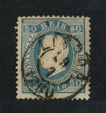 1879/80 - Afinsa nº 50. D. Luis I fita direita, novas cores. Selo de 50 reis usado. AZUL CLARO. Papel liso, denteado 12 1/2. Pequena transparência.