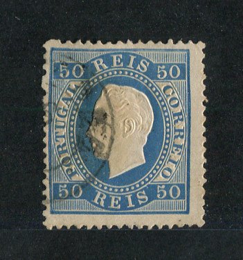 1879/80 - Afinsa nº 50B. D. Luis I fita direita, novas cores. Selo de 50 reis usado. AZUL. Papel liso, denteado 13 1/2. Em boas condições.