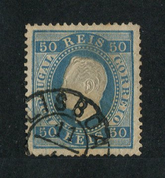 1879/80 - Afinsa nº 50B. D. Luis I fita direita, novas cores. Selo de 50 reis usado. AZUL CLARO. Papel liso, denteado 13 1/2. Em boas condições.