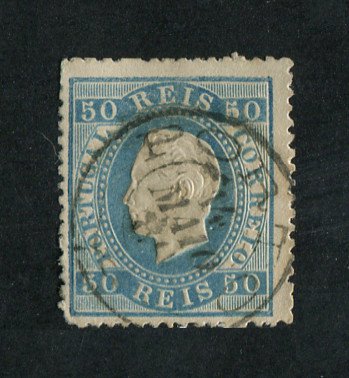 1879/80 - Afinsa nº 50B. D. Luis I fita direita, novas cores. Selo de 50 reis usado. AZUL CLARO. Papel liso, denteado 13 1/2. Tem um canto curto.