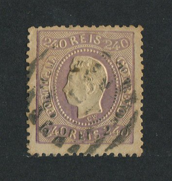 1867/70 - Afinsa nº 35. D. Luís I, fita curva denteado. Selo de 240 reis usado. Em boas condições.