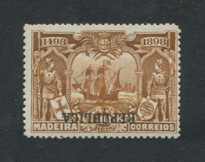 1911 - Afinsa nº 204a. 4º Centenário do Descobrimento Maritimo para a India. Com sobrecarga REPUBLICA. Selo de 100r novo, sem goma. SOBRECARGA INVERTIDA. Em boas condições.