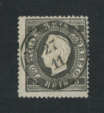 1870/6 - Afinsa nº 36N. D. Luis I, fita direita.Selo de 5 reis usado. Papel liso denteado 13 1/2. Denteado irregular.