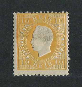 1870/6 - Afinsa nº 37. D. Luis I, fita direita. Selo de 10 reis NOVO COM CHARNEIRA (*) e goma original. Papel liso, denteado 12 1/2. Tem uma transparência.