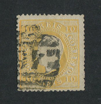 1870/6 - Afinsa nº 37C. D. Luis I, fita direita. Selo de 10 reis usado. Papel liso, denteado 13 1/2. Em boas condições.